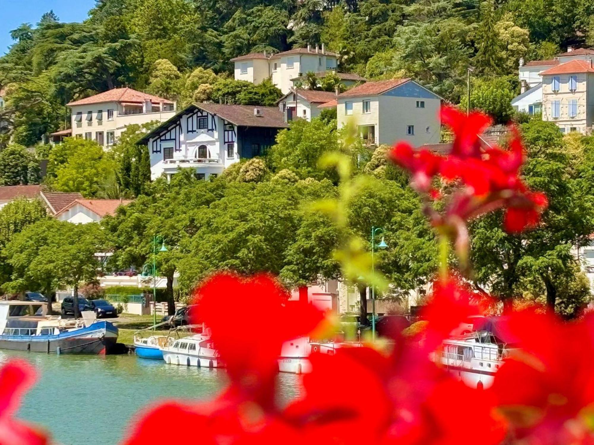 Quand La Ville Dort Agen Exteriér fotografie